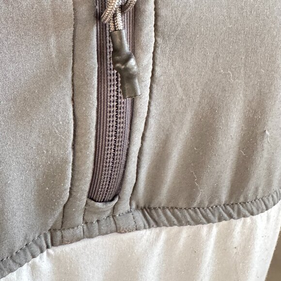 The North Face Grey Green 1/4 Zip Quilted Pullover Sweatshirt - Picture 7 of 12